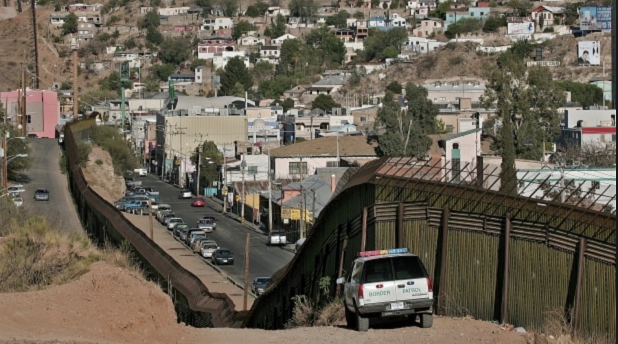 ...Y en la frontera murieron tres niños y una mujer