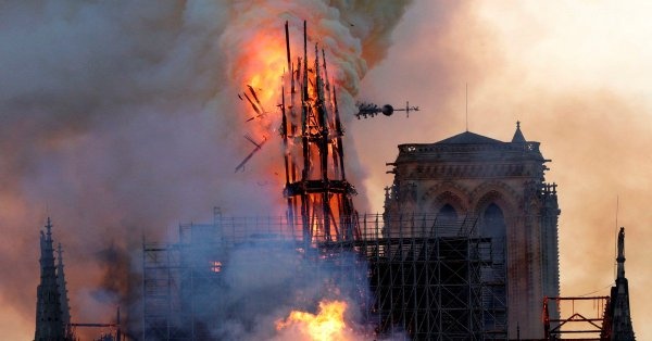 Siguen investigaciones sobre incendio en Notre Dame