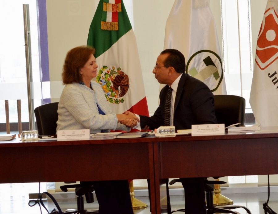 Firman convenio para atender a farmacodependientes que enfrentan proceso judicial