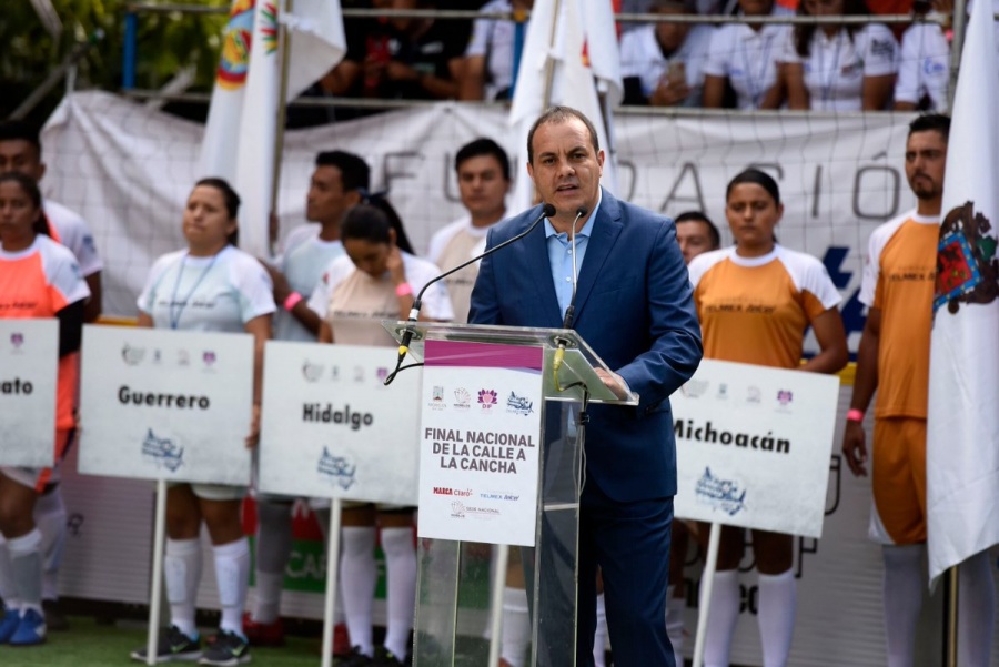 No bajen los brazos, los sueños se pueden hacer realidad: Cuauhtémoc Blanco