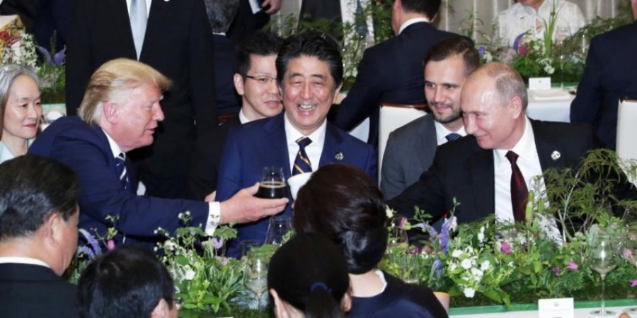 Vladimir Putin lleva su propio termo a cena del G-20