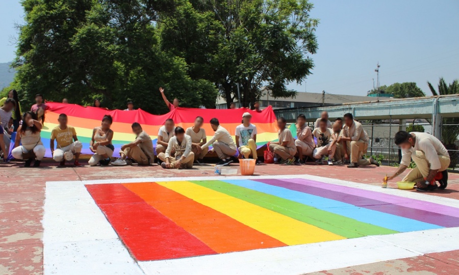 Conmemoran Día del Orgullo LGBT en reclusorios de la CDMX