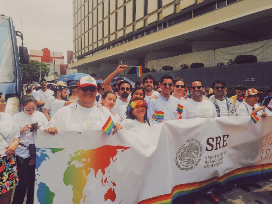 Ebrard aplaude el trabajo de la SRE a favor de la comunidad LGBTTTI