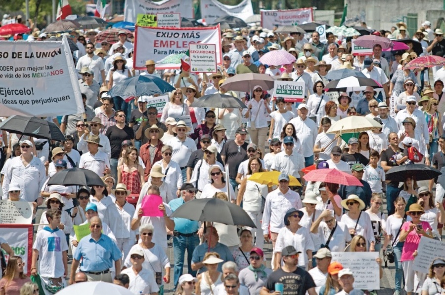 Marchan contra López Obrador en 43 ciudades