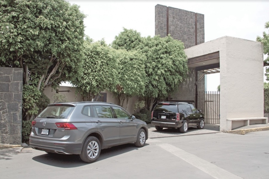 Juez impide a FGR vender la casa asegurada de Lozoya