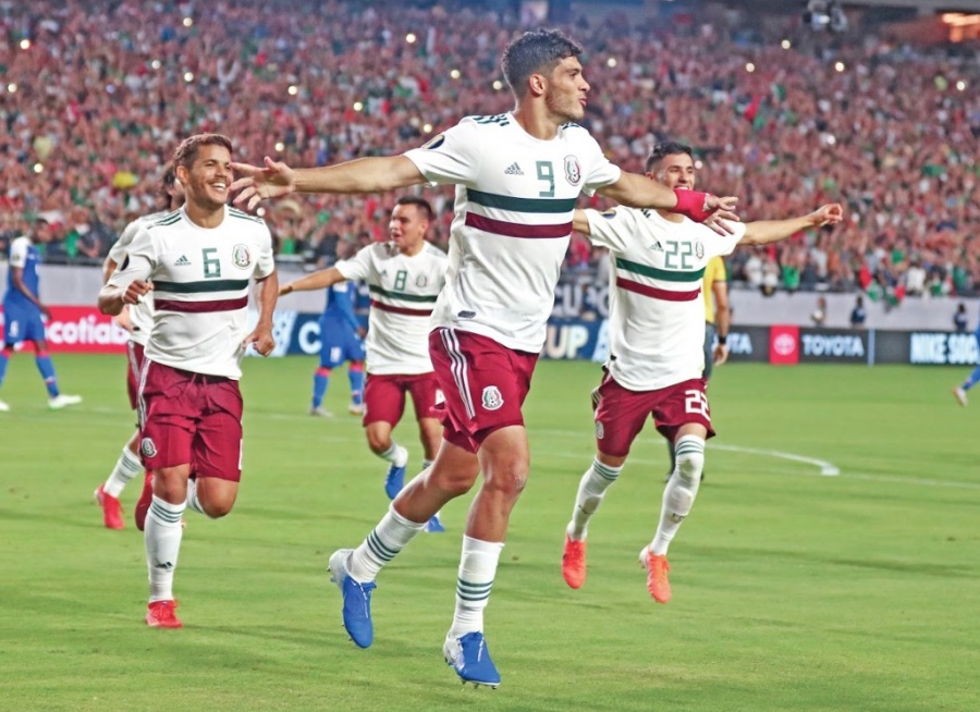 Jiménez luce como segundo máximo goleador mexicano