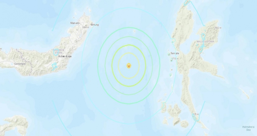 Fuerte sismo provoca alerta de tsunami en Indonesia