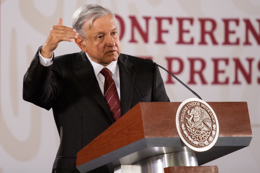 Acusa AMLO que conservadores alientan xenofobia