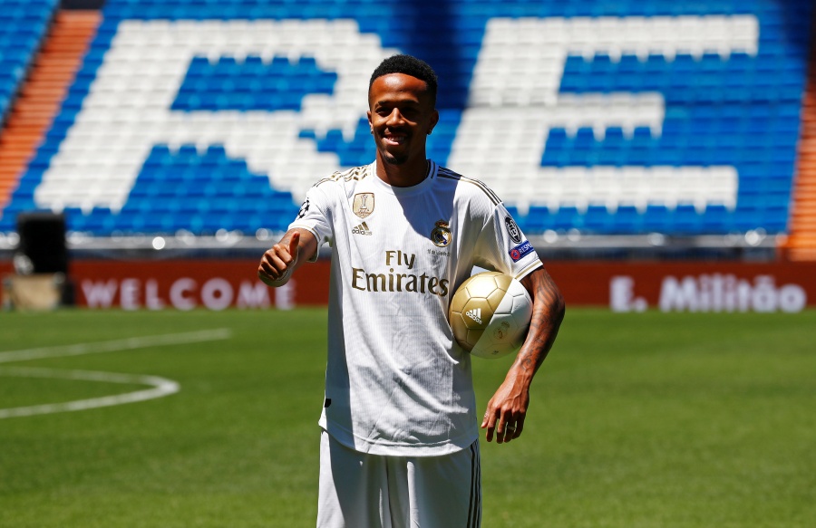 Real Madrid presenta al defensor Éder Militão