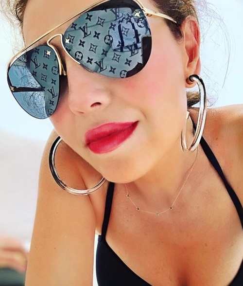 Thalía presume su cinturita en Instagram