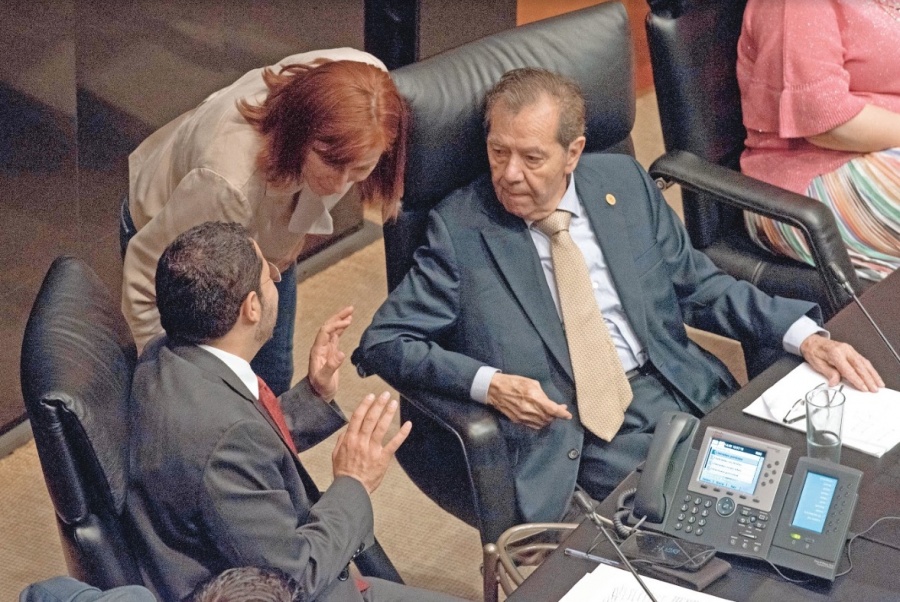 Ahora morenistas piden investigar a Carlos Urzúa