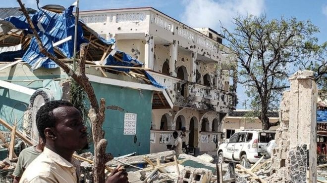 Atentado a un hotel en Somalia deja al menos 26 muertos