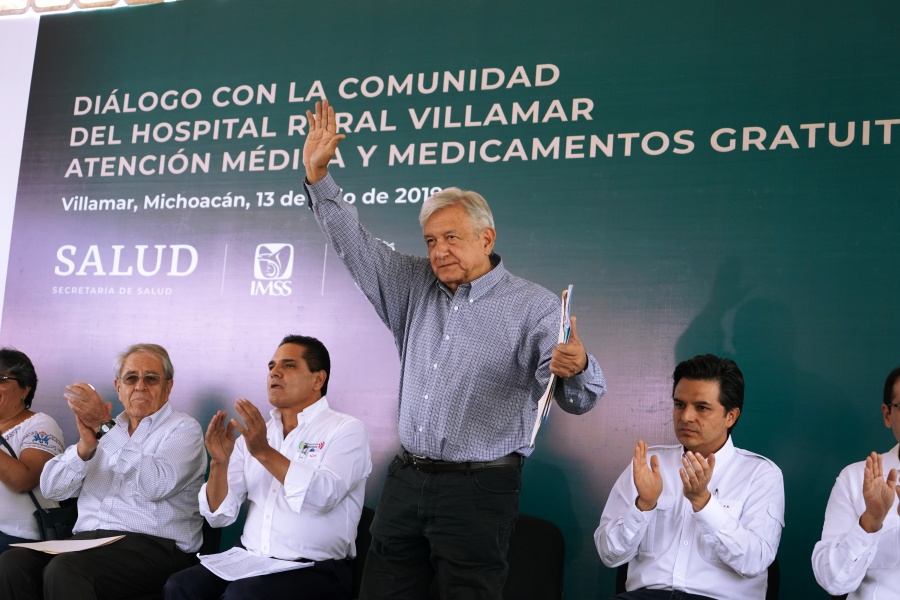 “Nos faltan 123 mil médicos”: López Obrador