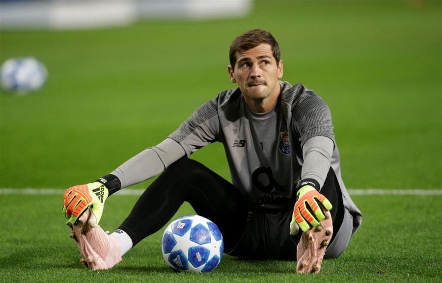 Casillas deja la portería y se integra a cuerpo técnico del Oporto