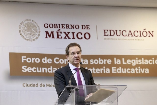 Anuncia SEP inversión de 20 mil mdp para escuelas de comunidades pobres