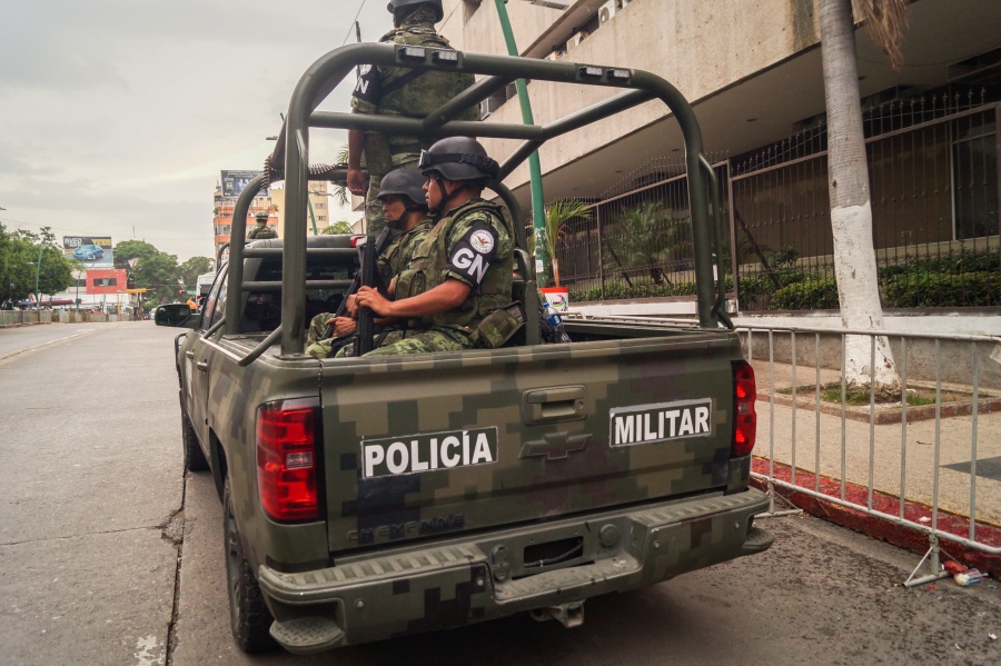 Guardia Nacional frustra robo a tren con toneladas de cemento en Puebla