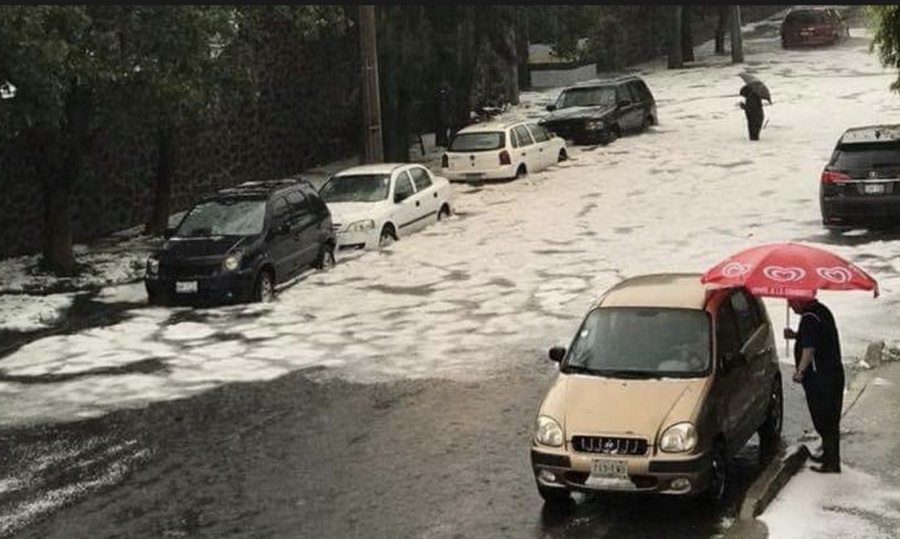 Fuerte granizada pinta de blanco Tlalpan