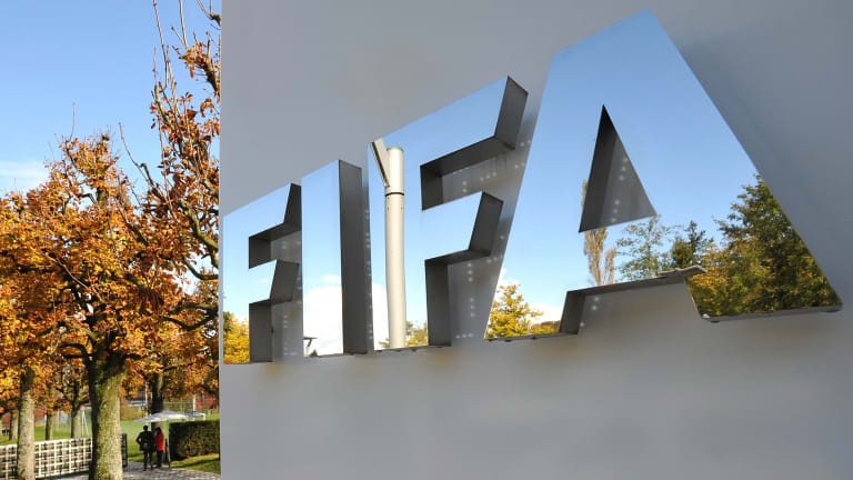 FIFA suspende de por vida a exdirigente africano por amaño de partidos