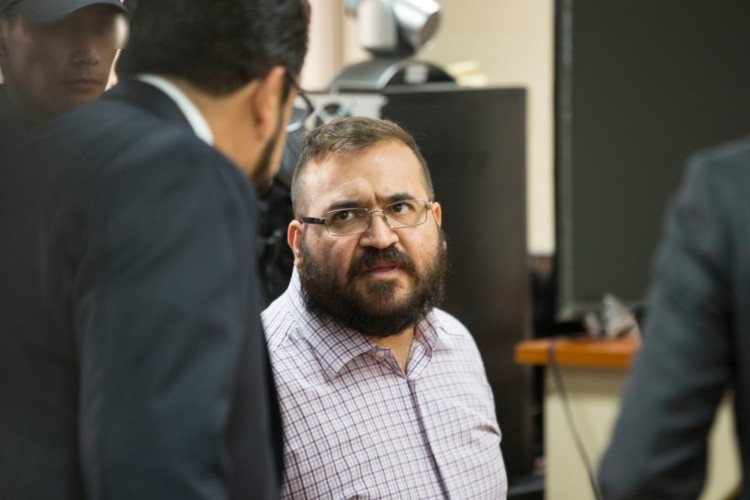 Juez frena ejecución de sentencia y decomiso de bienes de Javier Duarte