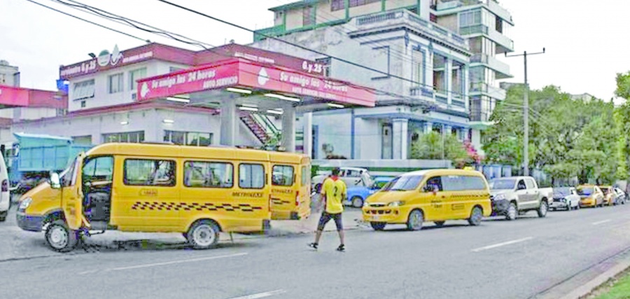“Hay más coches”: Cuba sobre escasez de gasolina