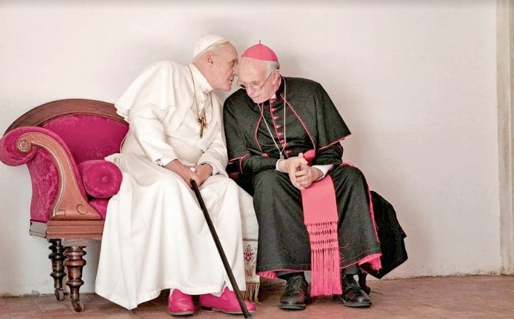 Muestran a Hopkins como el Papa
