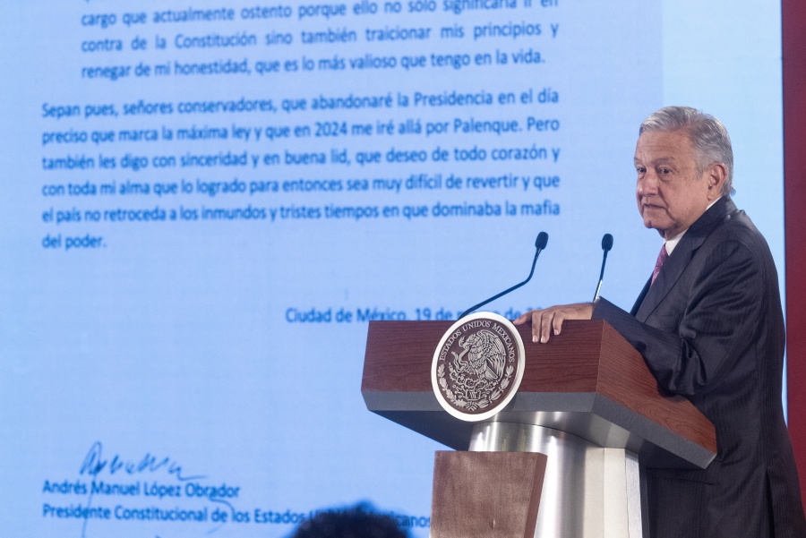 Anuncia AMLO que certificará ante notario oficio de no reelección