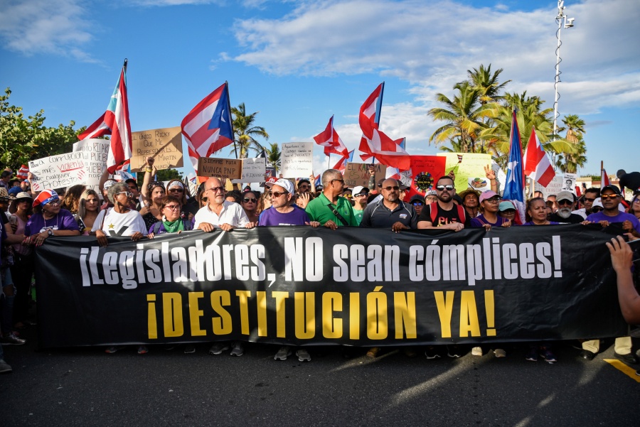 Gobernador de Puerto Rico renunciaría este miércoles tras escándalo