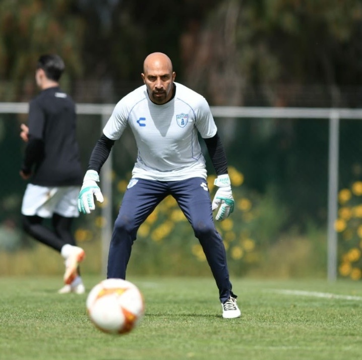 ‘El Conejo’ Pérez regresa a Cruz Azul