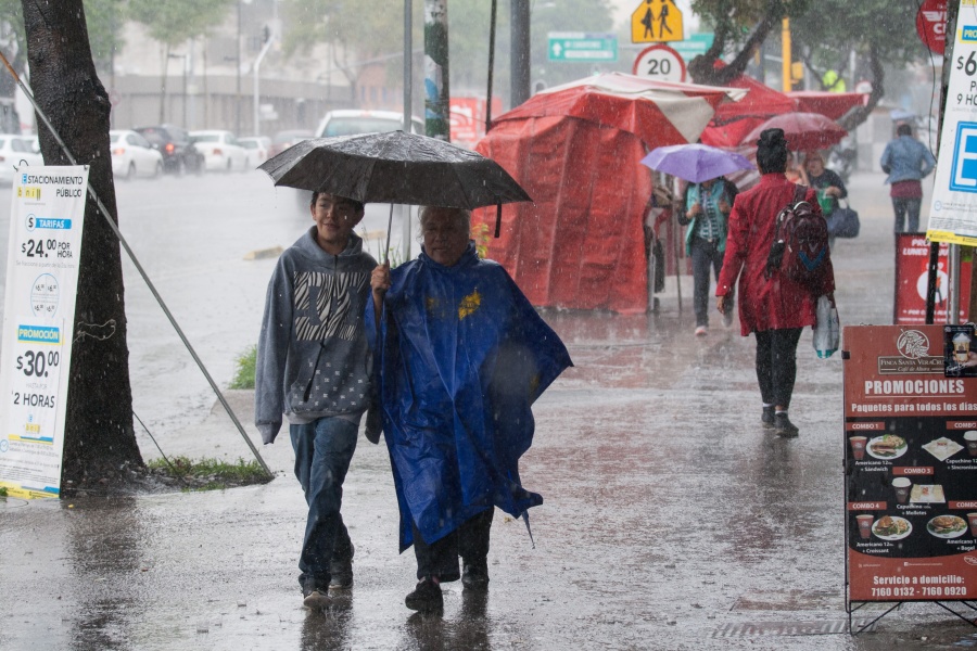 Persistirán las fuertes lluvias por la tarde en el Valle de México