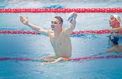 A sus 19 Años Kristof Milak bate récord de Michael Phelps