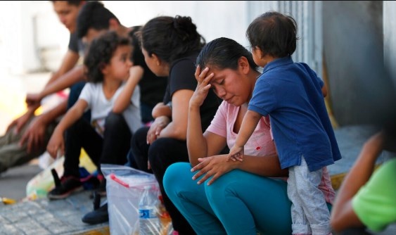 Por migrantes, vecinos piden que comar se reubique