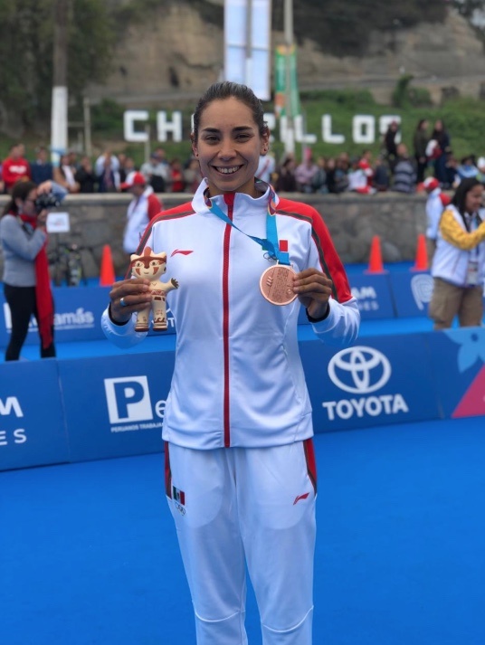 Cecilia Pérez obtiene el bronce para México en triatlón en Lima 2019