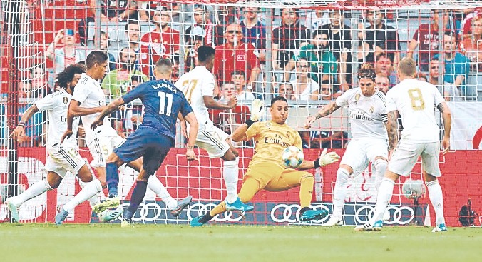 Navas salva al Real Madrid de goleada ante el Tottenham