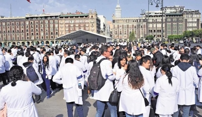 Por recorte a becas Médicos anuncian paro nacional