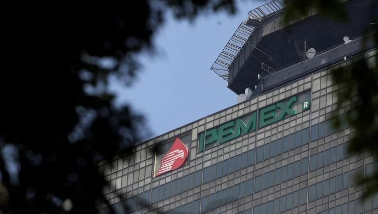 Firman Pemex y el STPRM acuerdo de revisión salarial y contractual