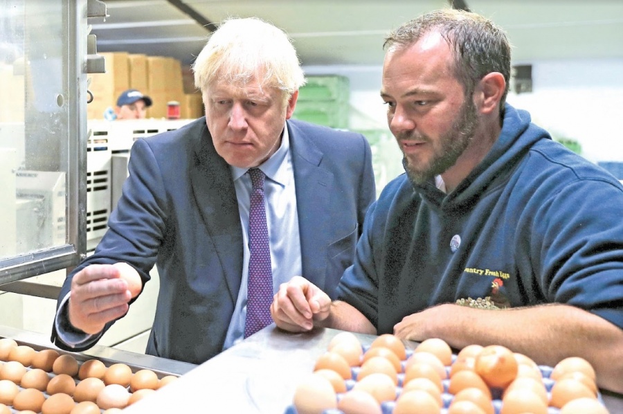 Brexit duro de Boris Johnson tira moneda local en mercados