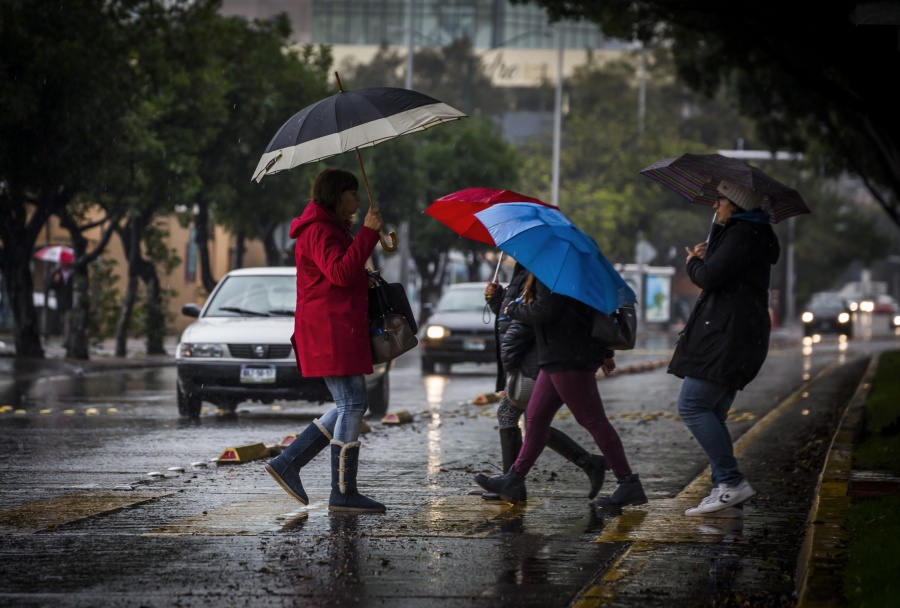 Fuertes lluvias y posibles granizadas afectarán al Valle de México