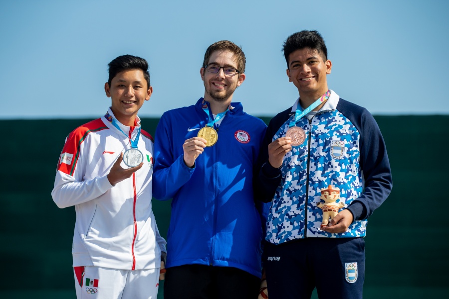 Edson Ramírez gana la primera medalla de plata para el tiro deportivo