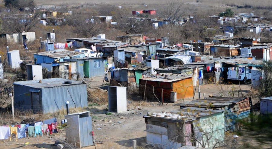 En México 52.4 millones de personas son pobres: Coneval