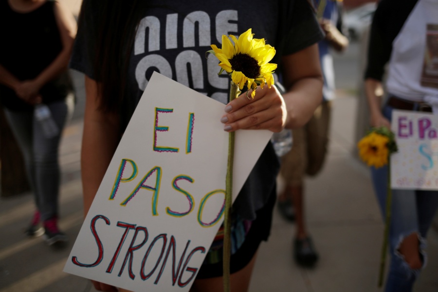 Suman ocho muertos tras tiroteo en El Paso