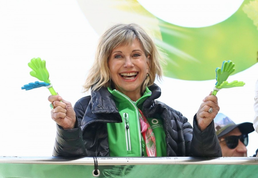 Olivia Newton-John se niega a pensar en el futuro durante su tercera batalla contra el cáncer