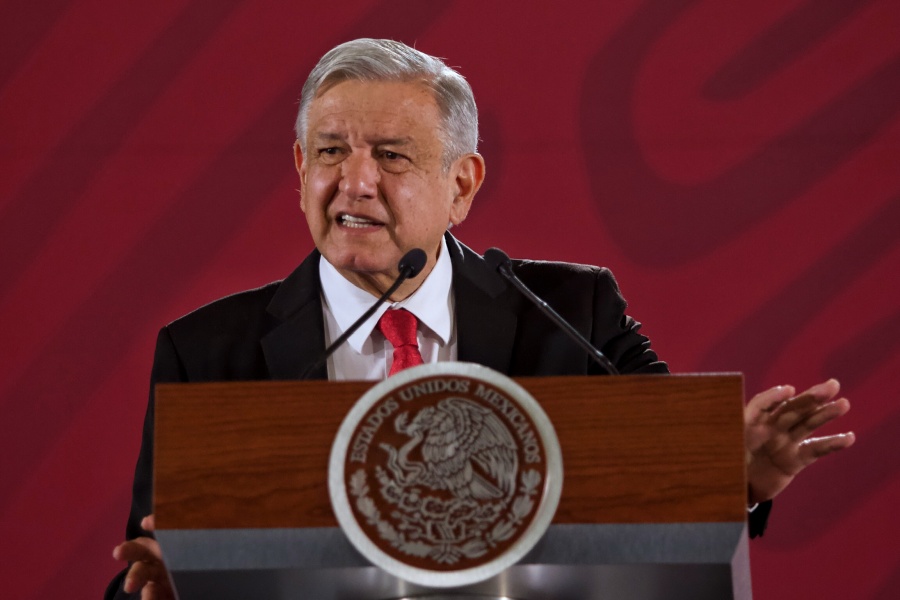 Exhorta AMLO a partidos a devolver 50% de sus prerrogativas en 2020