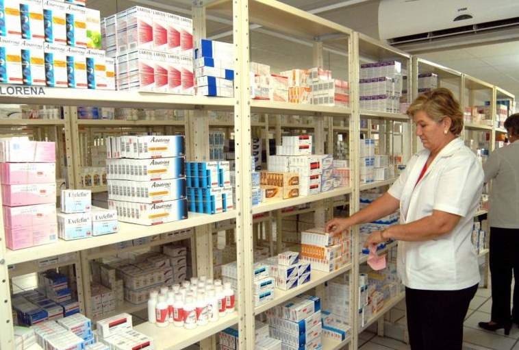 Derechohabientes de ISSSTE piden al Presidente pagar deuda de medicamentos de 20 mmdp