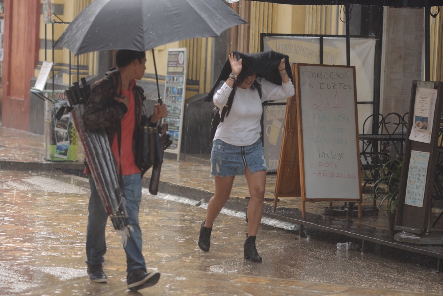 Pronostican lluvias muy fuertes en 10 estados del país