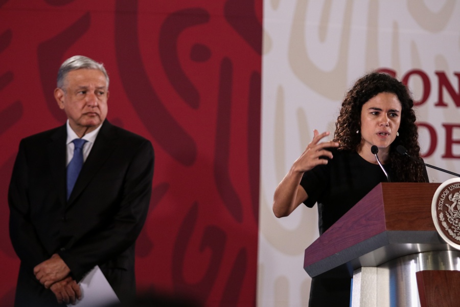 AMLO desestima cifras de su secretaria del Trabajo sobre irregularidades de programa para jóvenes