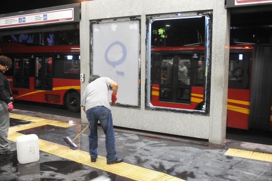 Metrobús restablece servicio en estación Insurgentes