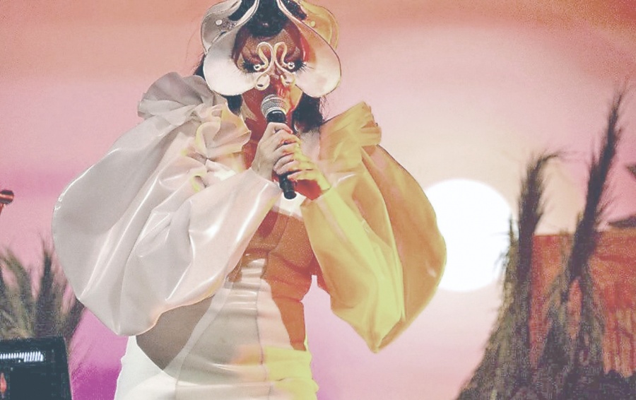 Bjork instala su Utopía de Pájaros y voces en el Parque Bicentenario
