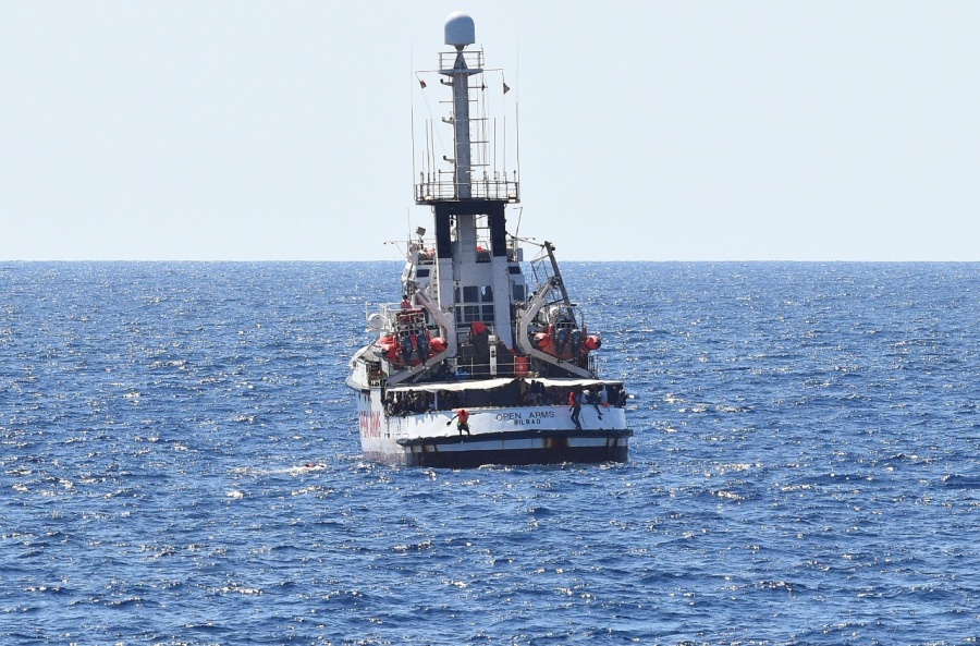 España enviará buque para rescatar a migrantes del Open Arms