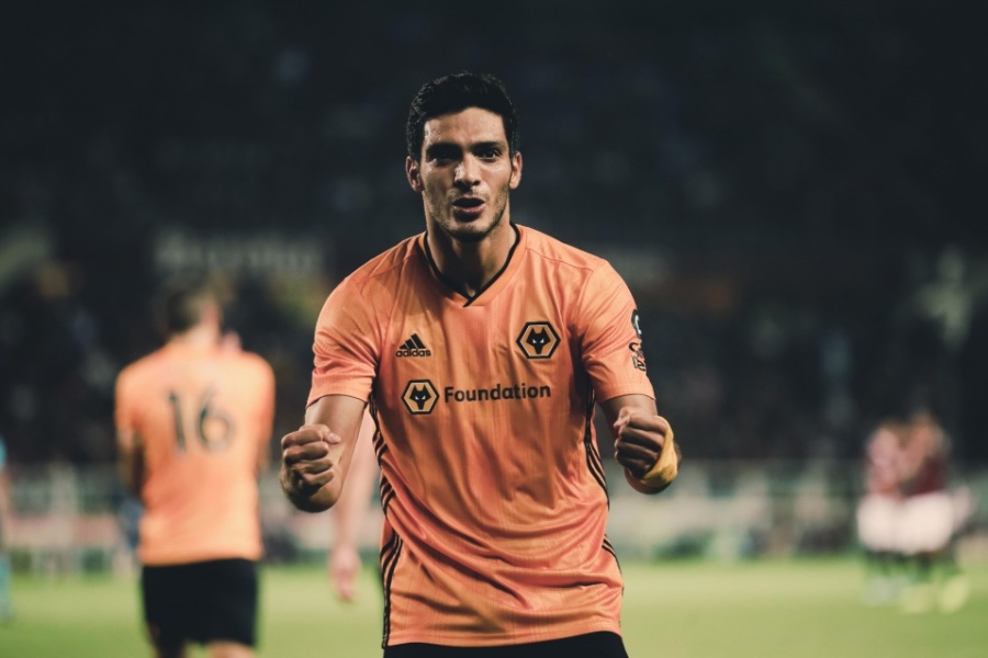 Jiménez marca en la victoria del Wolverhampton sobre el Torino en la Europa League