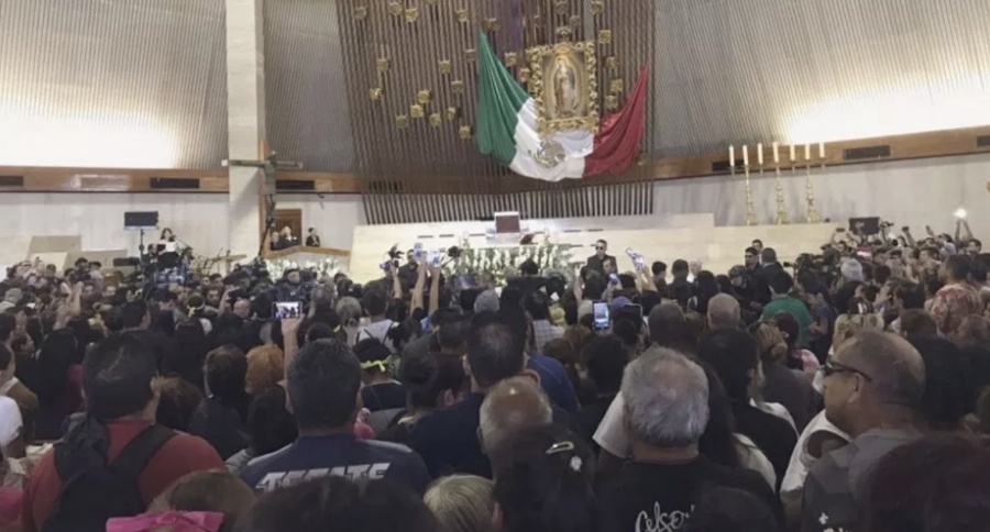 Trasladan cuerpo de Celso Piña llega a la Basílica de Monterrey
